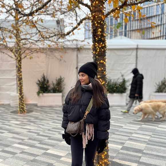 Meet your Posher, Cami - Picture 1 of 1